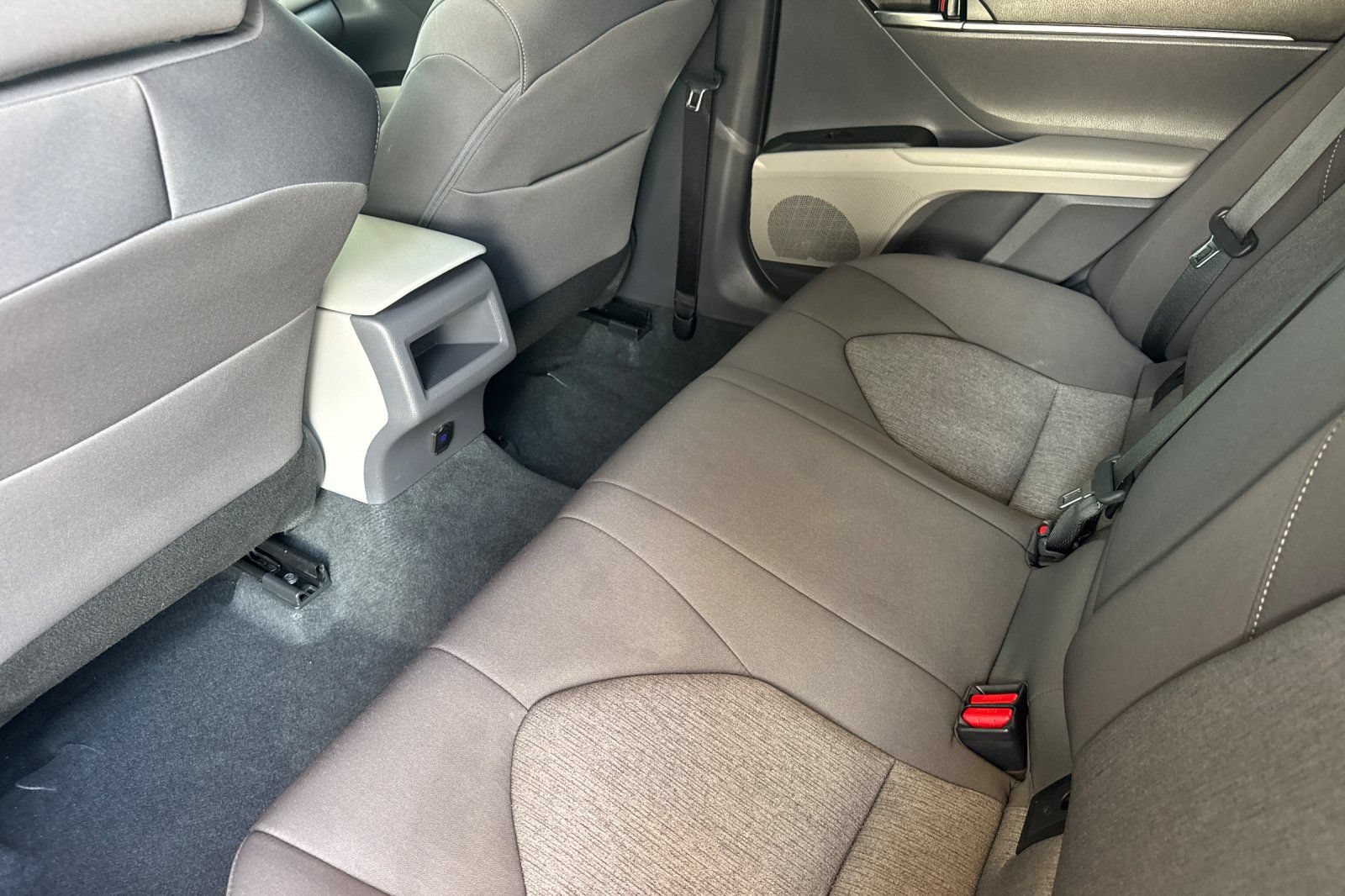 Used 2024 Toyota Camry LE FWD image 14