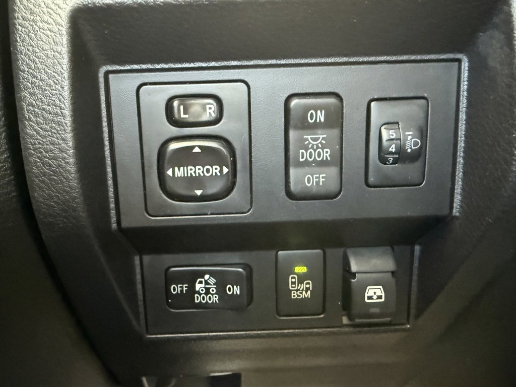 Used 2017 Toyota Tundra Limited image 36