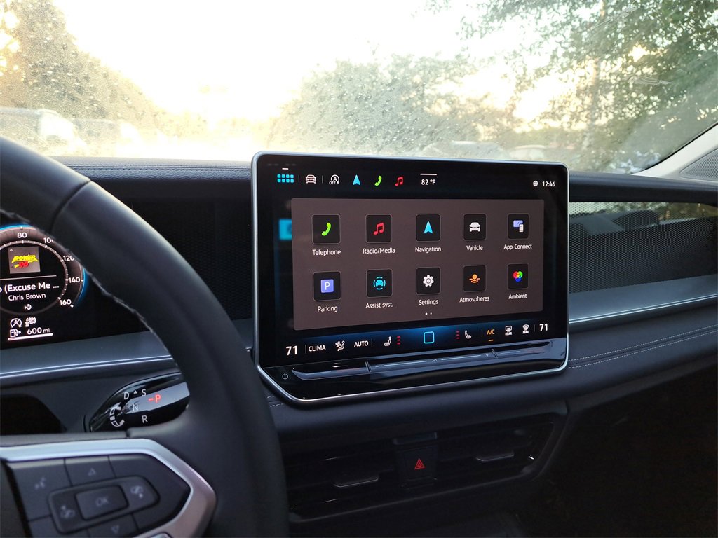 Certified 2025 Volkswagen Tiguan SE image 8