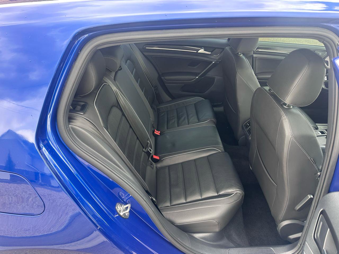 Used 2018 Volkswagen Golf R 4-Door image 8