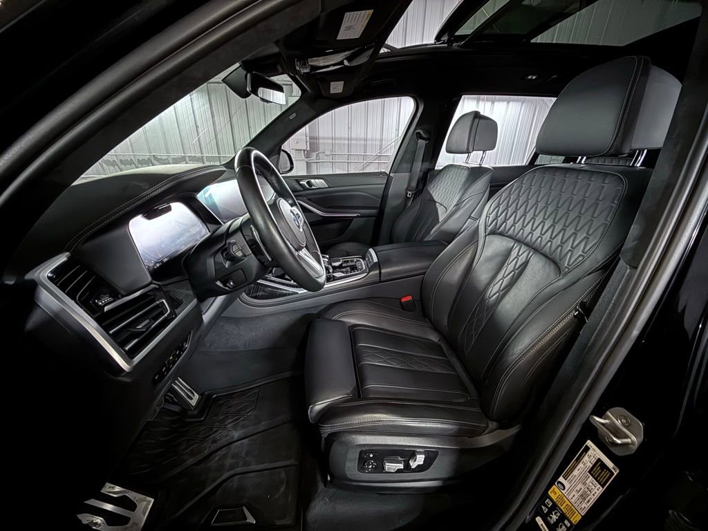Used 2022 BMW X7 M50i image 19