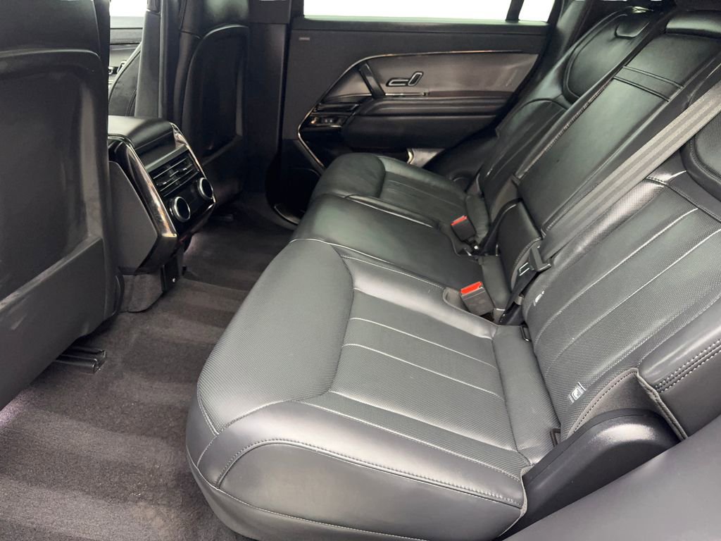 Used 2024 Land Rover Range Rover Sport SE image 31