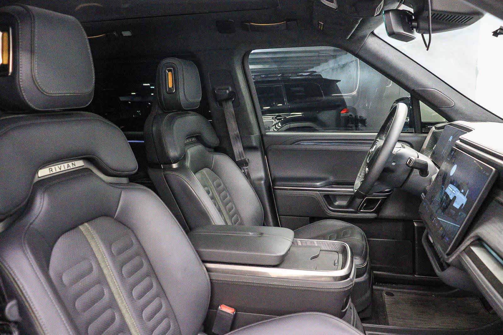 Used 2023 Rivian R1S Adventure AWD/4WD image 18