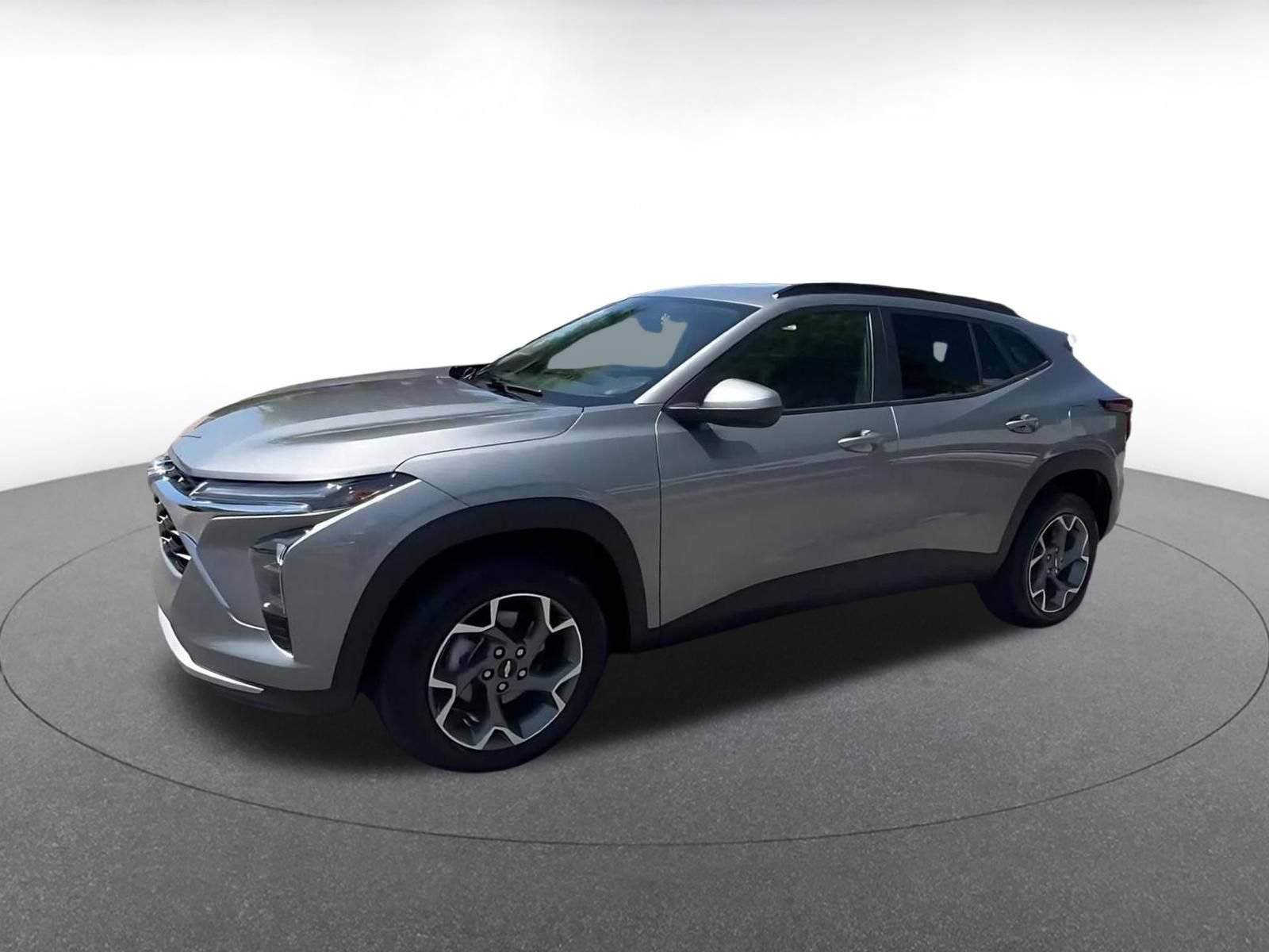 Used 2025 Chevrolet Trax LT FWD image 7