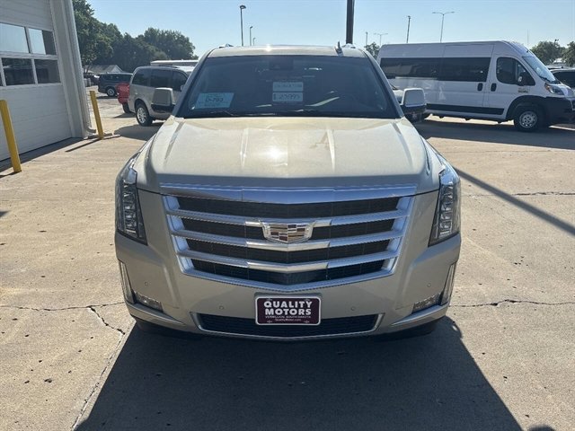 Used 2016 Cadillac Escalade Luxury AWD/4WD image 26