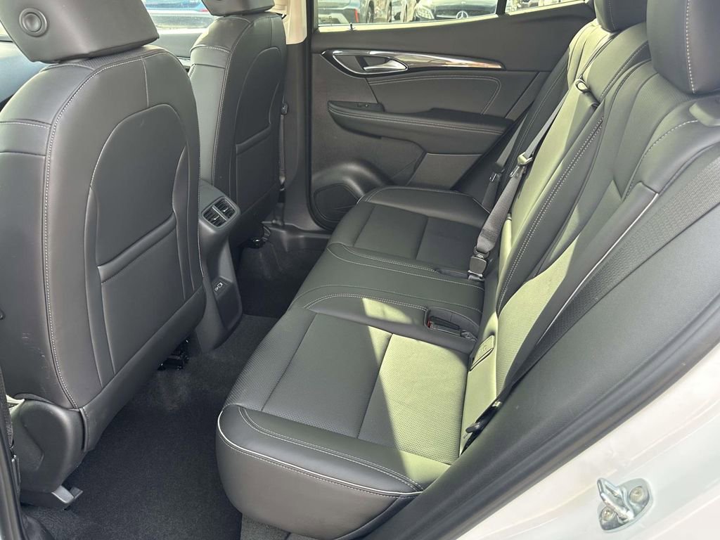Certified 2023 Buick Envision Essence image 13