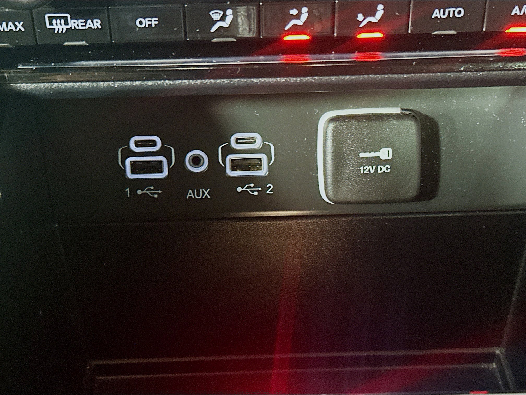 Used 2025 Jeep Grand Cherokee L Laredo image 26