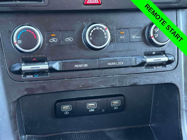 Used 2022 Kia Carnival LX FWD image 20