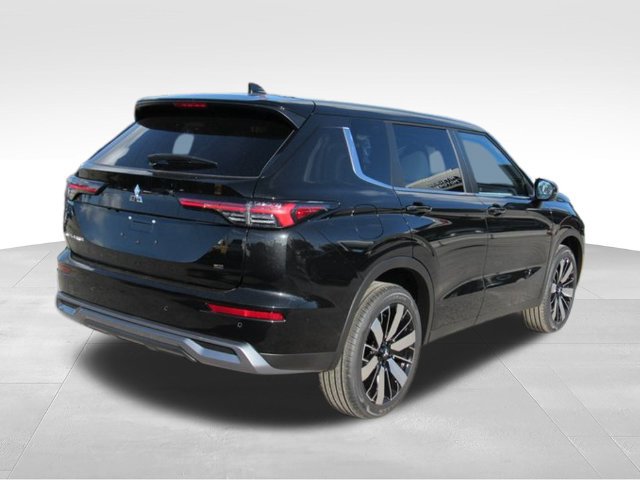 New 2026 Mitsubishi Outlander SE FWD image 3