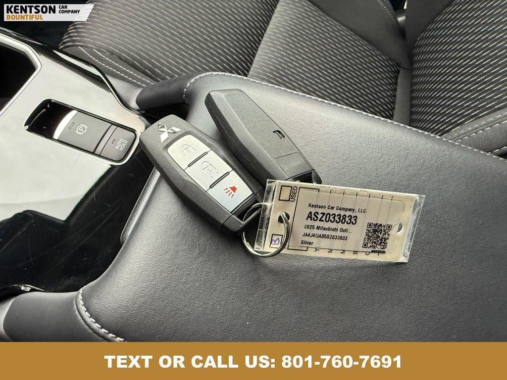 Used 2025 Mitsubishi Outlander ES image 37