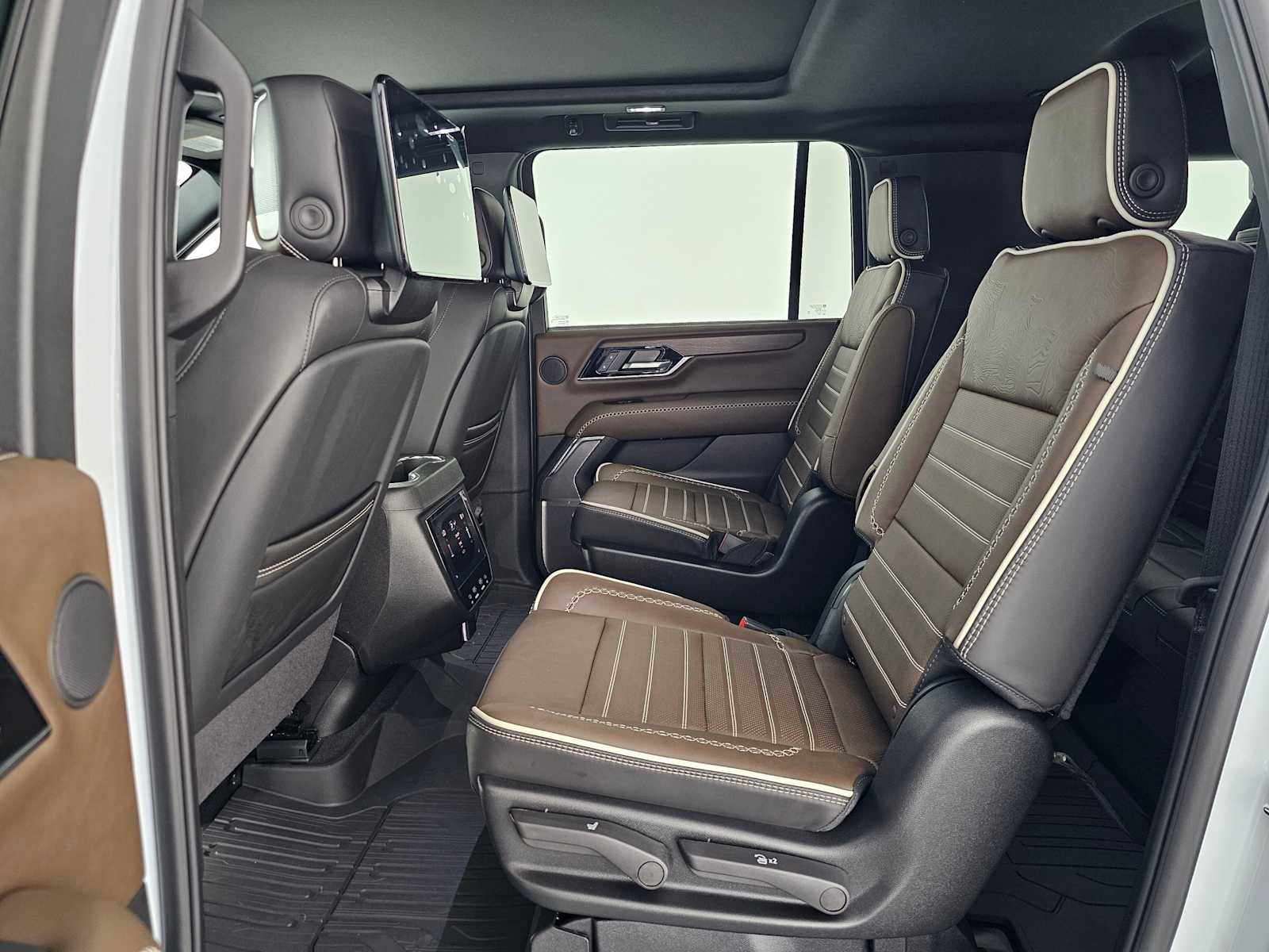 New 2026 GMC Yukon XL Denali Ultimate w/ LPO, Illumination Package image 19