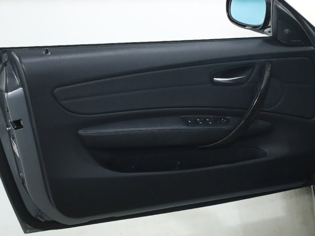 Used 2013 BMW 135i Convertible image 17