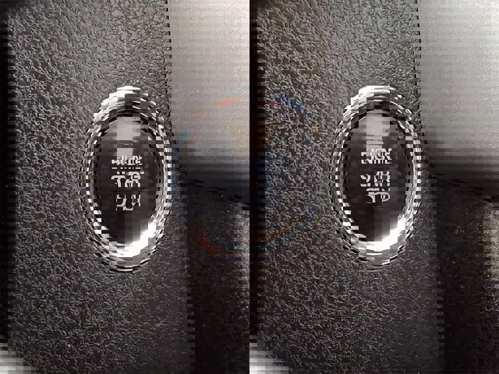 Used 2017 Toyota Highlander Limited Platinum image 25