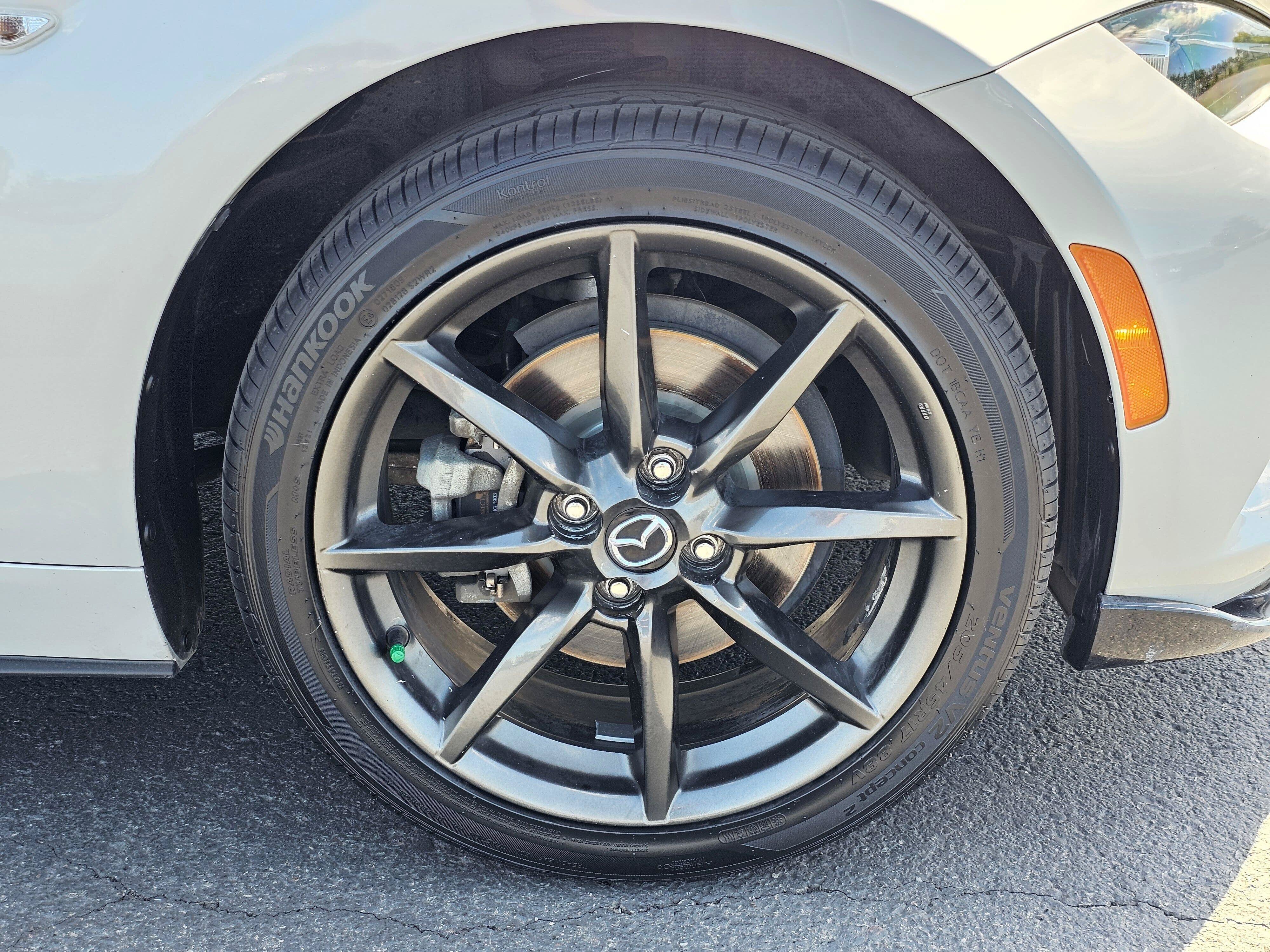 Used 2016 MAZDA MX-5 Miata Club RWD image 9