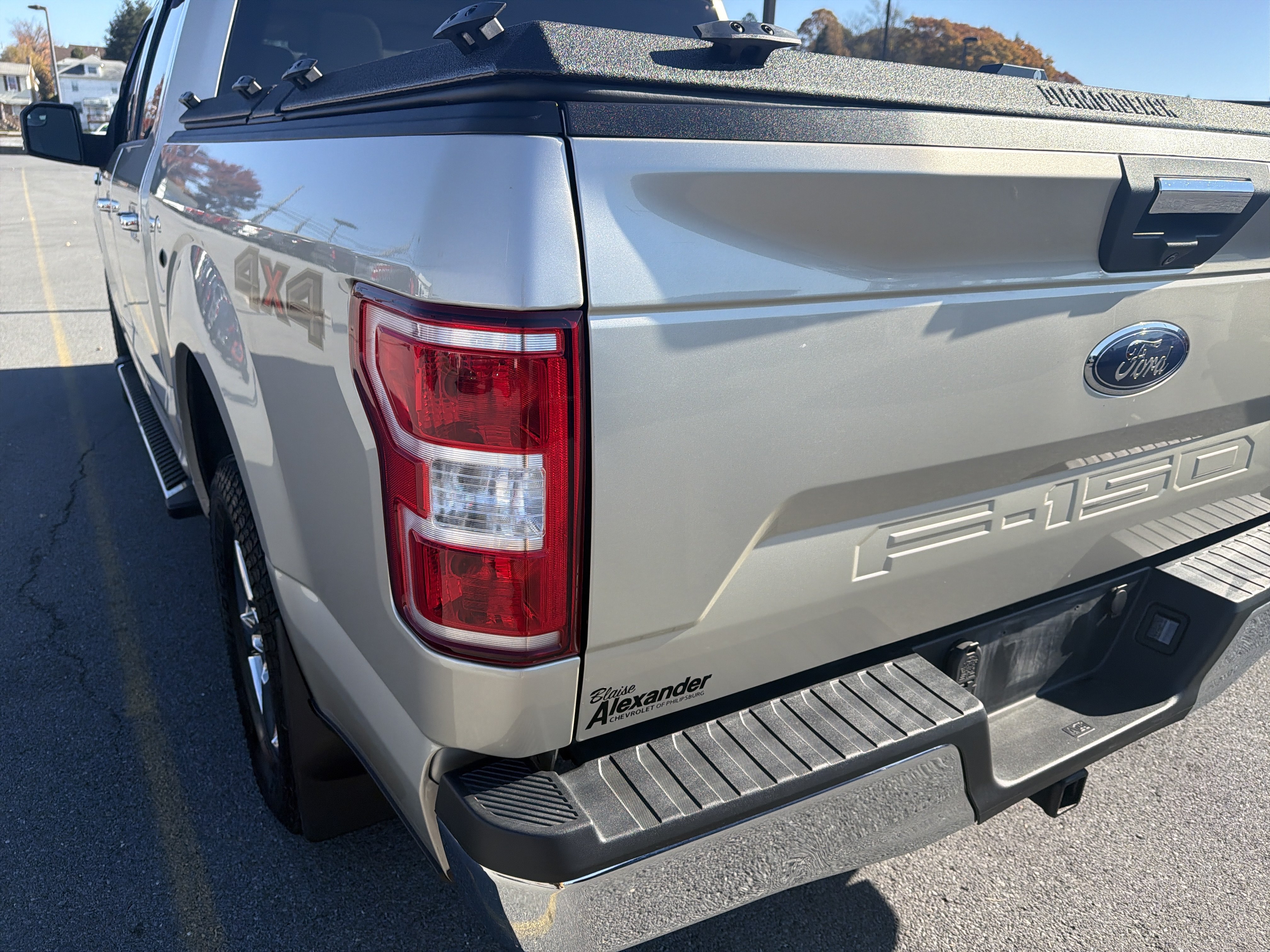 Used 2018 Ford F150 XLT w/ Equipment Group 301A Mid AWD/4WD image 15
