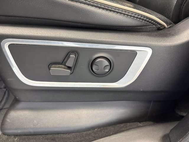 Used 2022 RAM 1500 Laramie AWD/4WD image 16