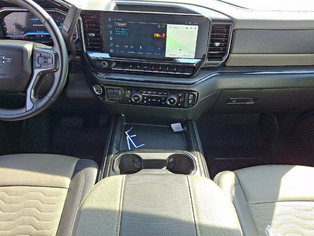 Used 2025 Chevrolet Silverado 2500 ZR2 w/ Technology Package AWD/4WD image 16
