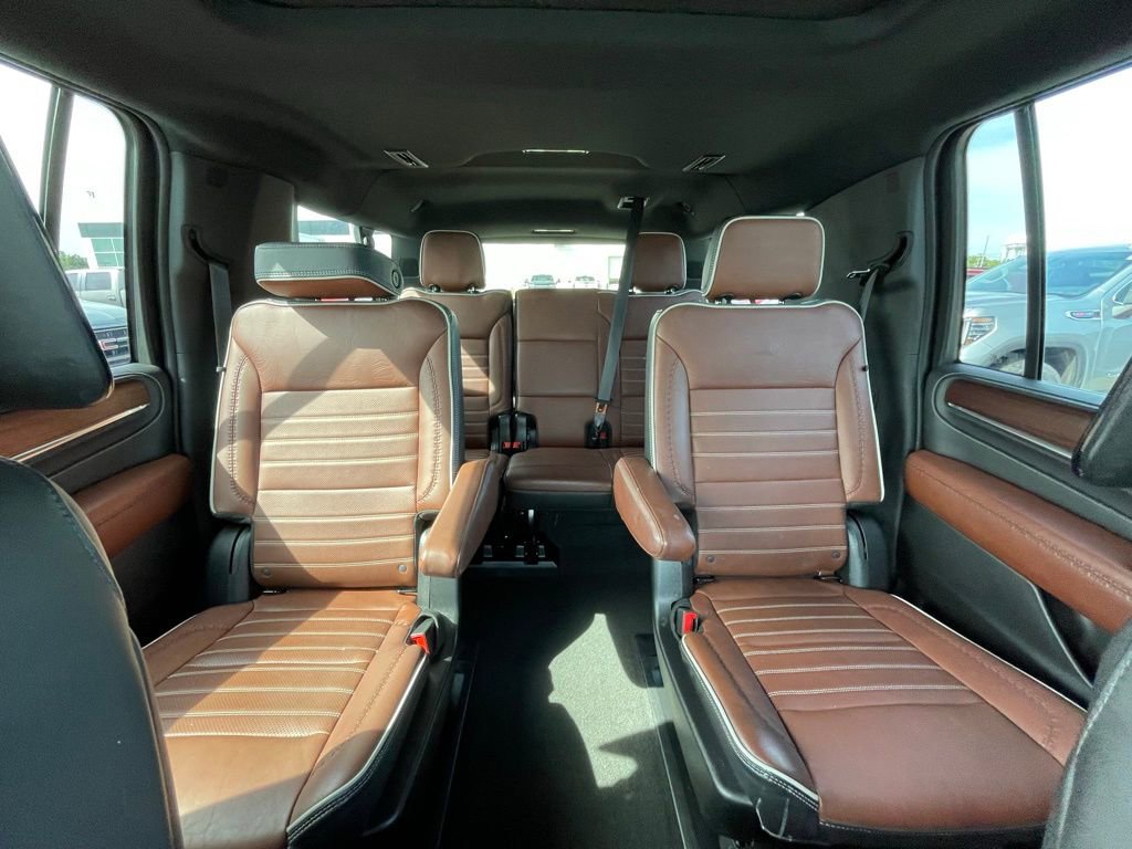 Used 2023 GMC Yukon XL Denali Ultimate AWD/4WD image 26