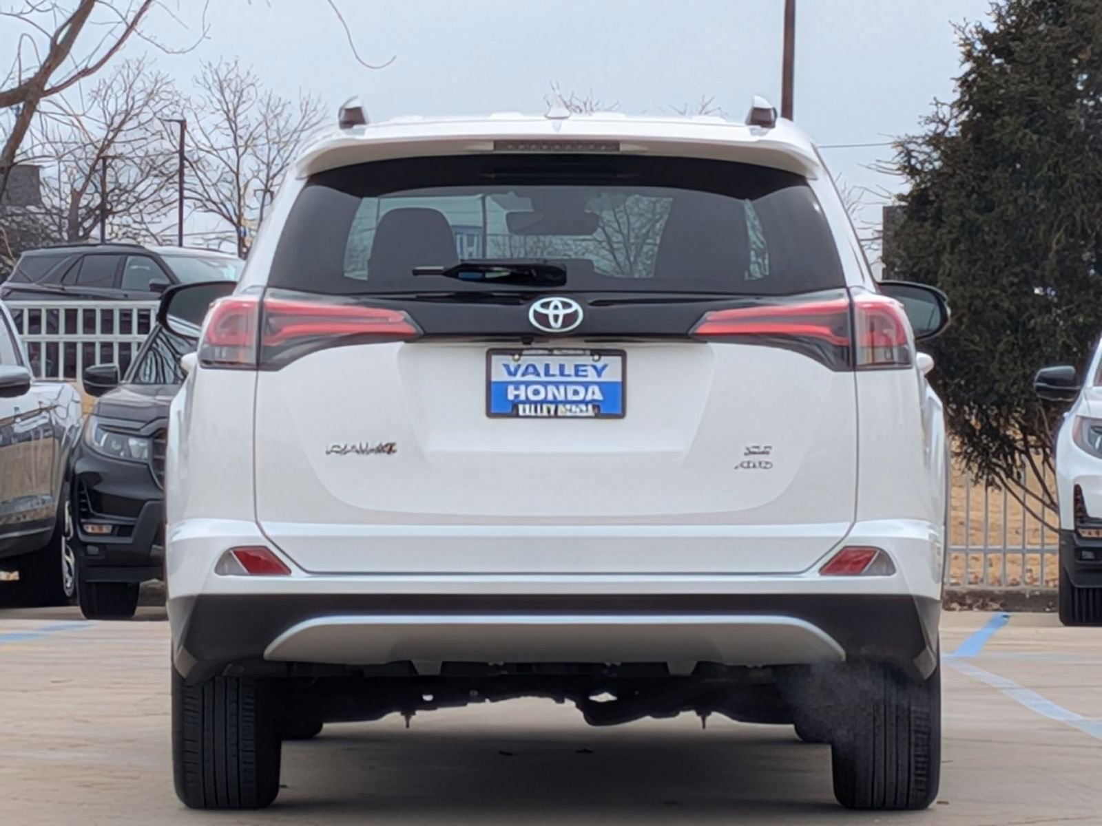 Used 2018 Toyota RAV4 SE w/ Power Extra Value Package image 7