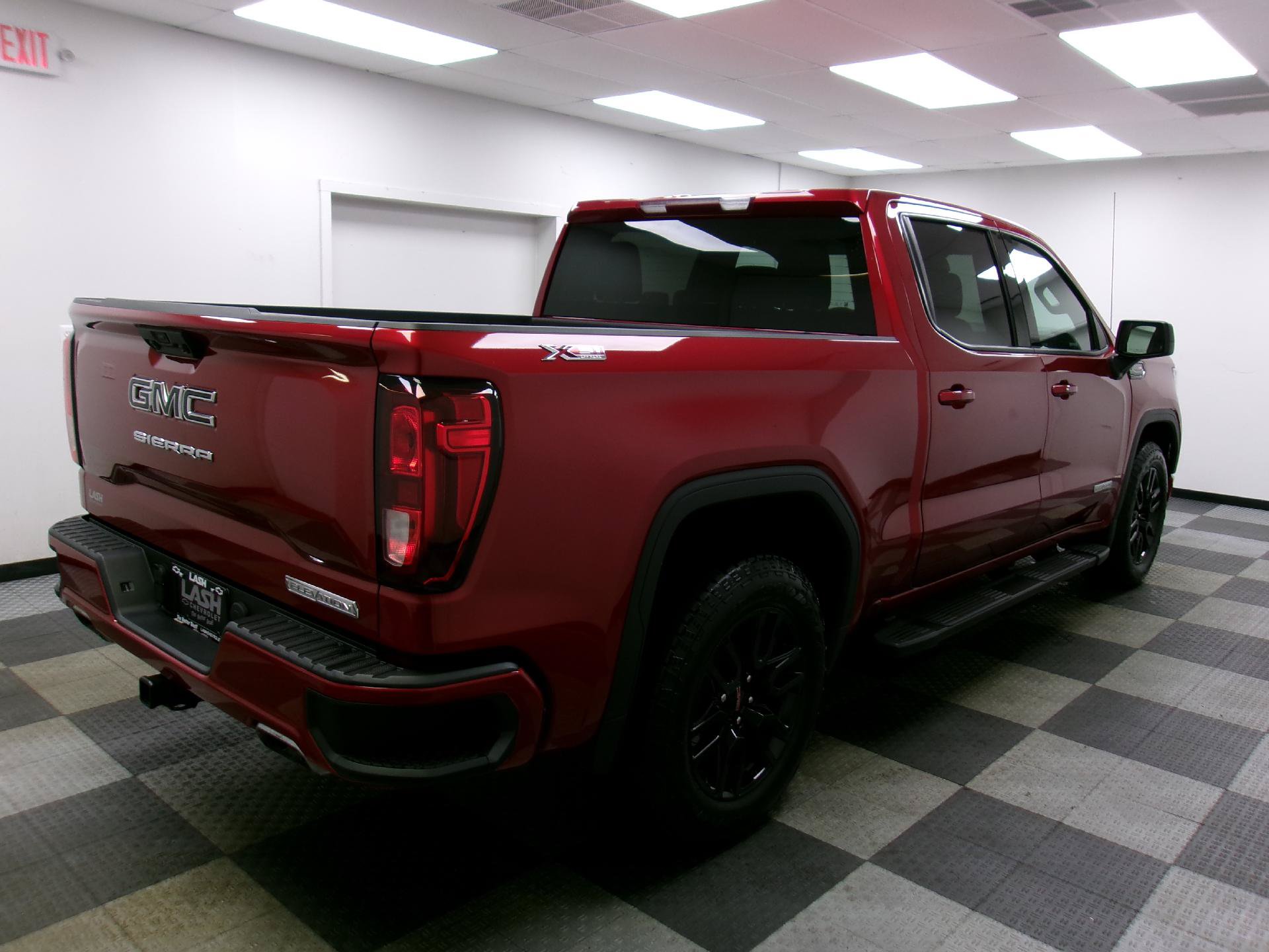 Used 2024 GMC Sierra 1500 Elevation w/ LPO, Elevation Black Package AWD/4WD image 13