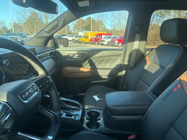 Used 2024 GMC Canyon AT4 w/ AT4 Premium Package image 7