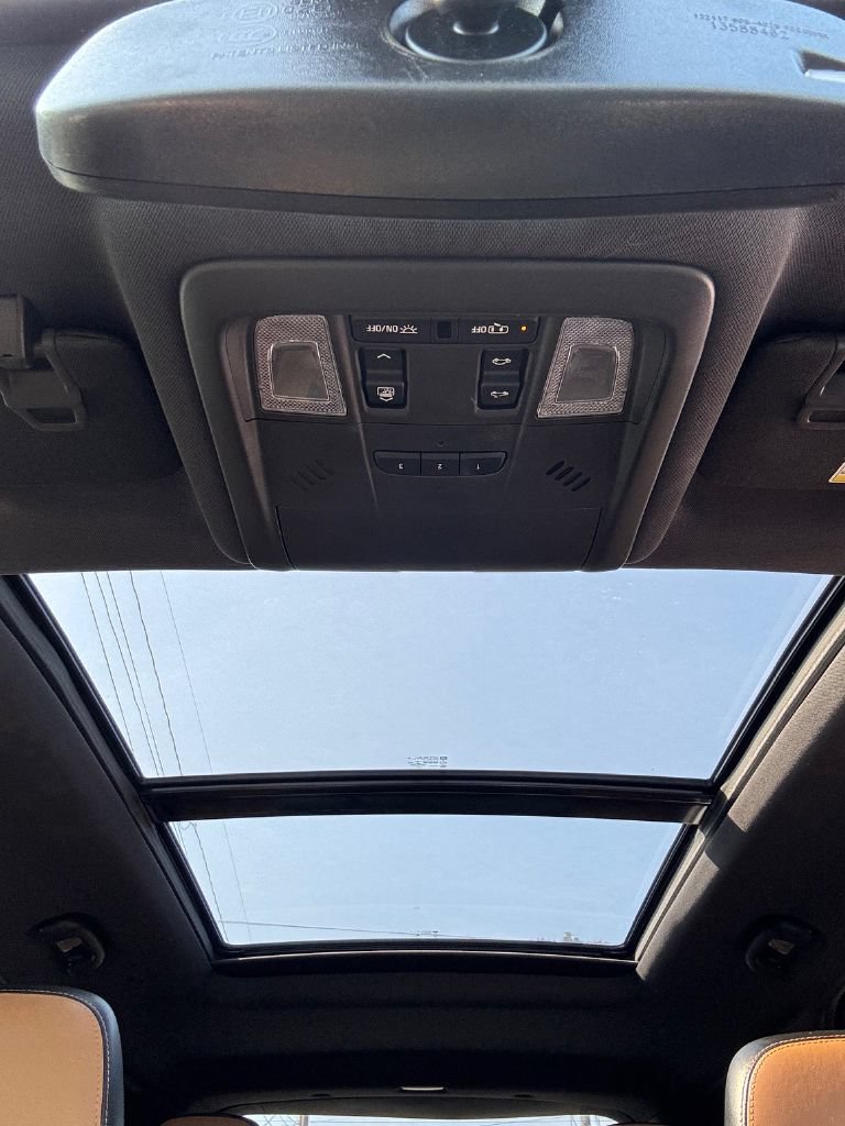 Used 2018 Chevrolet Equinox Premier FWD image 14