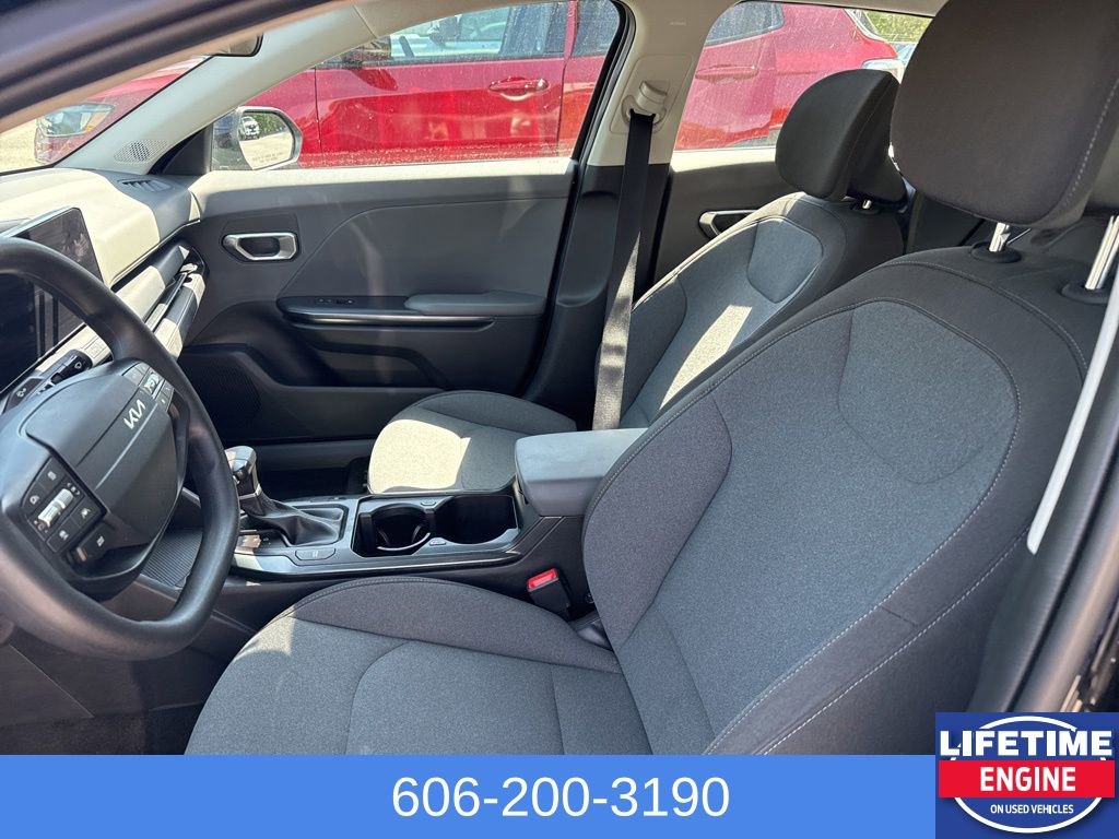 Used 2025 Kia K4 LXS FWD image 15