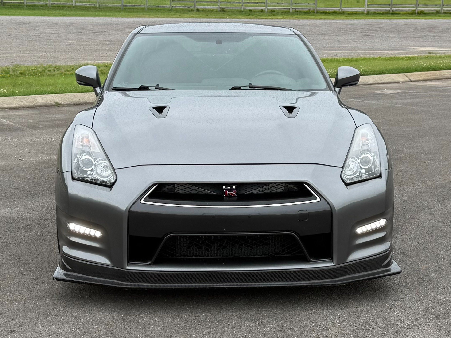 Used 2012 Nissan GT-R Premium AWD/4WD image 5