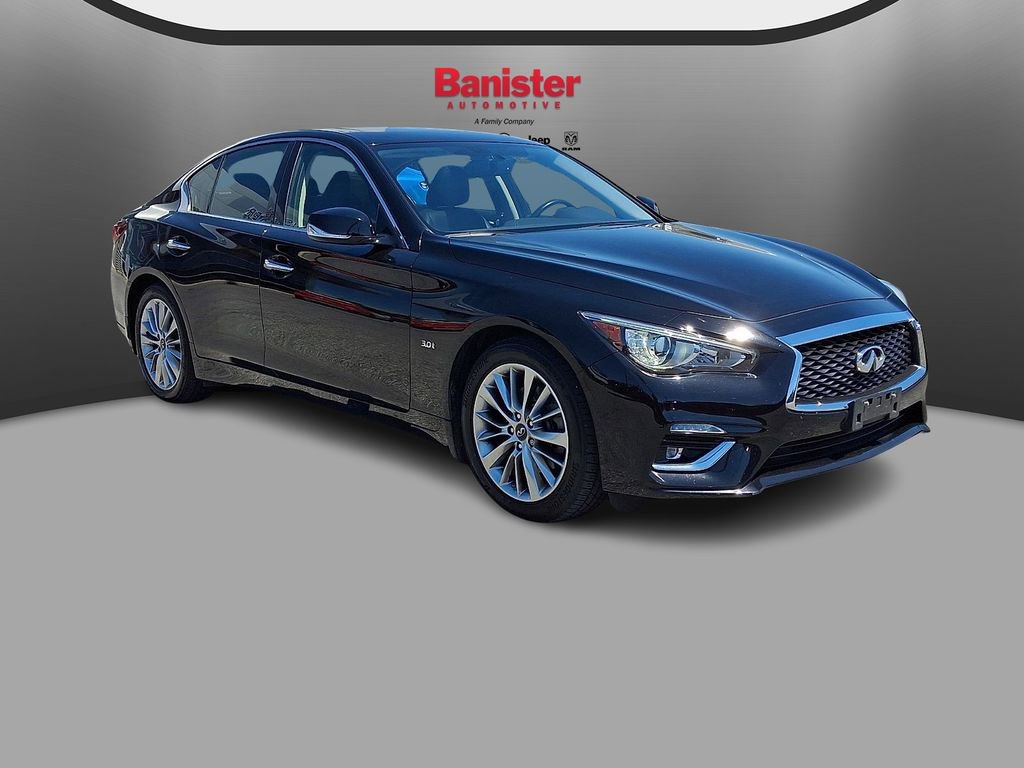Used 2018 INFINITI Q50 Luxe w/ Essential Package (3.0T Luxe) AWD/4WD image 3