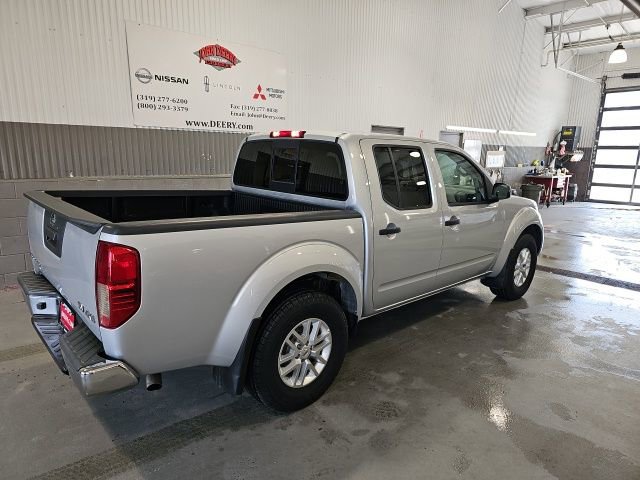Used 2019 Nissan Frontier SV image 3