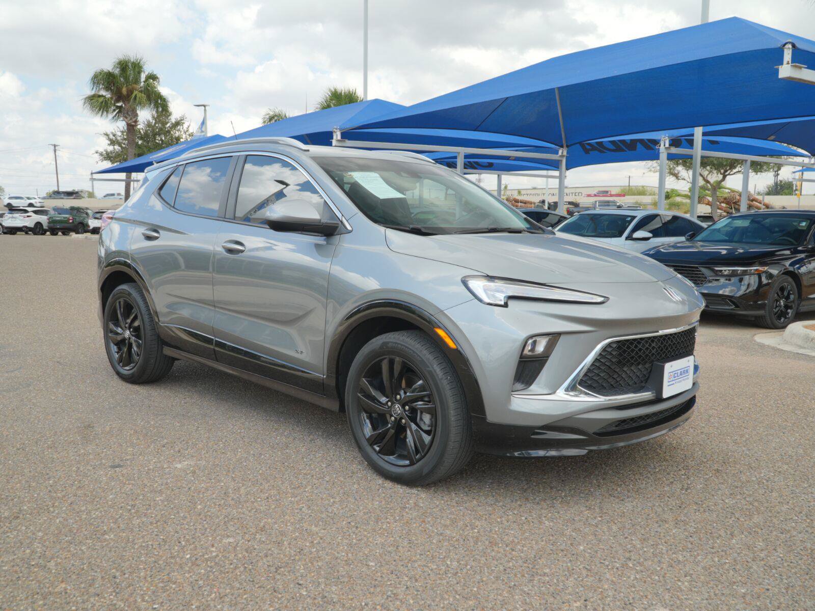 Used 2025 Buick Encore GX Sport Touring FWD image 3