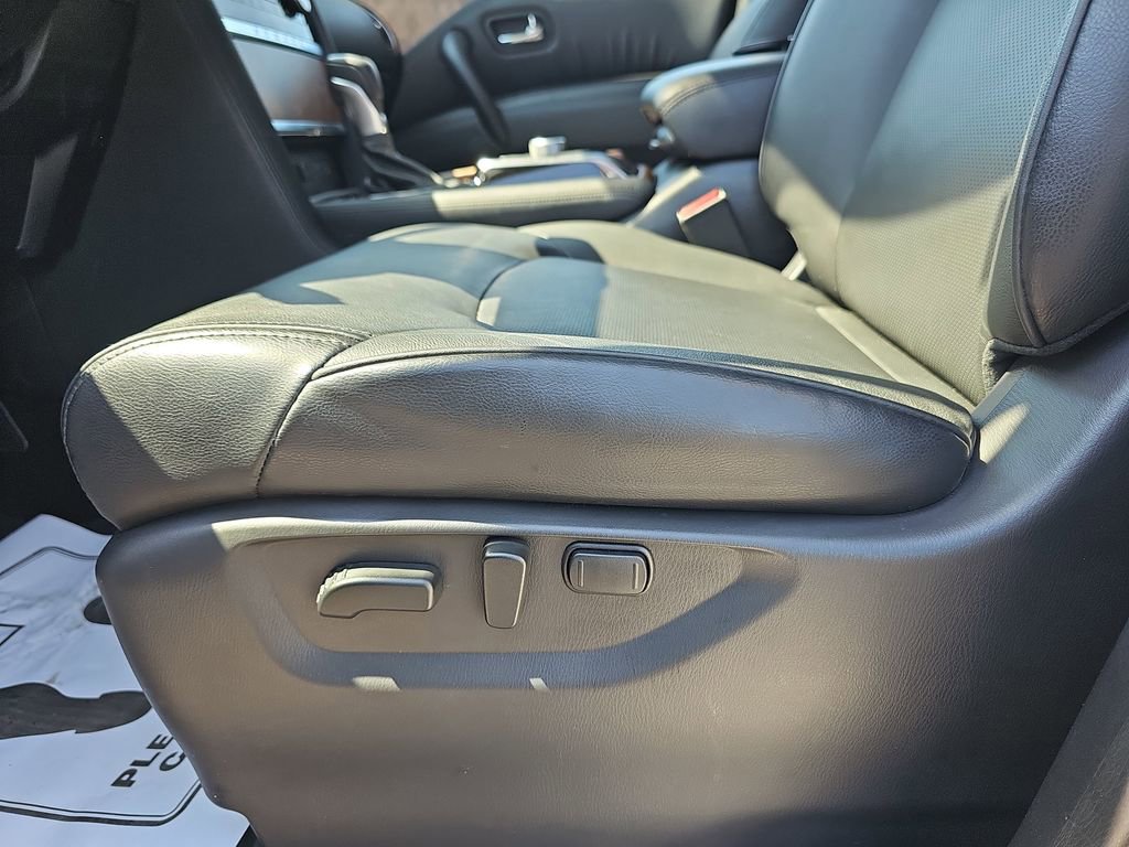 Used 2024 Nissan Armada SL w/ Captain's Chairs Package image 33