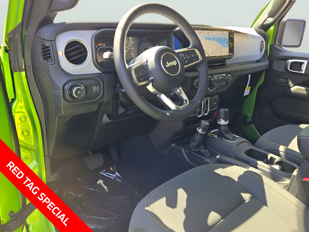 New 2026 Jeep Wrangler Unlimited Sahara w/ Technology Group AWD/4WD image 22
