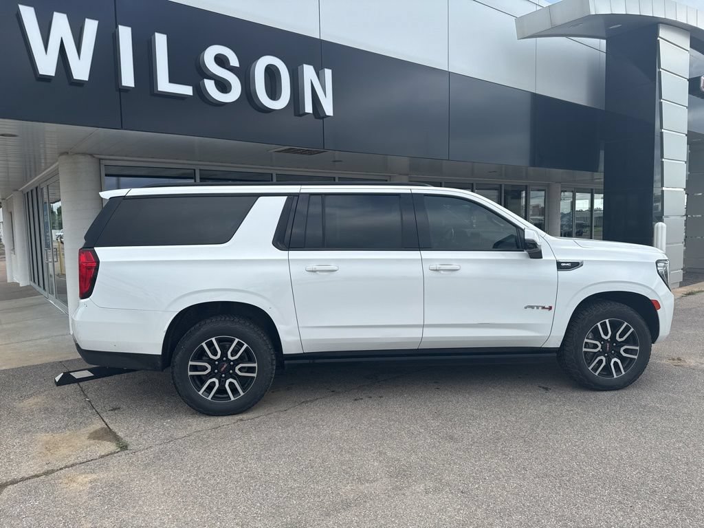 Used 2021 GMC Yukon XL AT4 w/ AT4 Premium Package AWD/4WD image 5