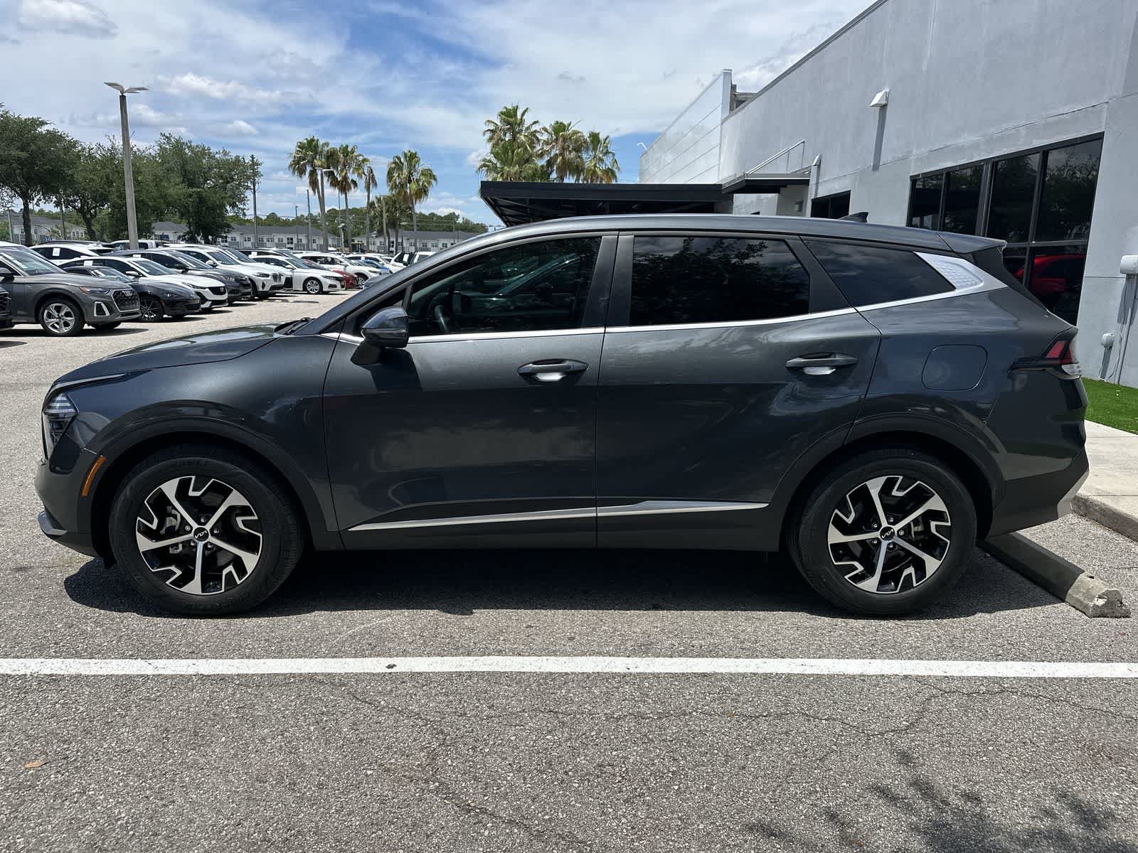 Used 2024 Kia Sportage EX FWD image 5