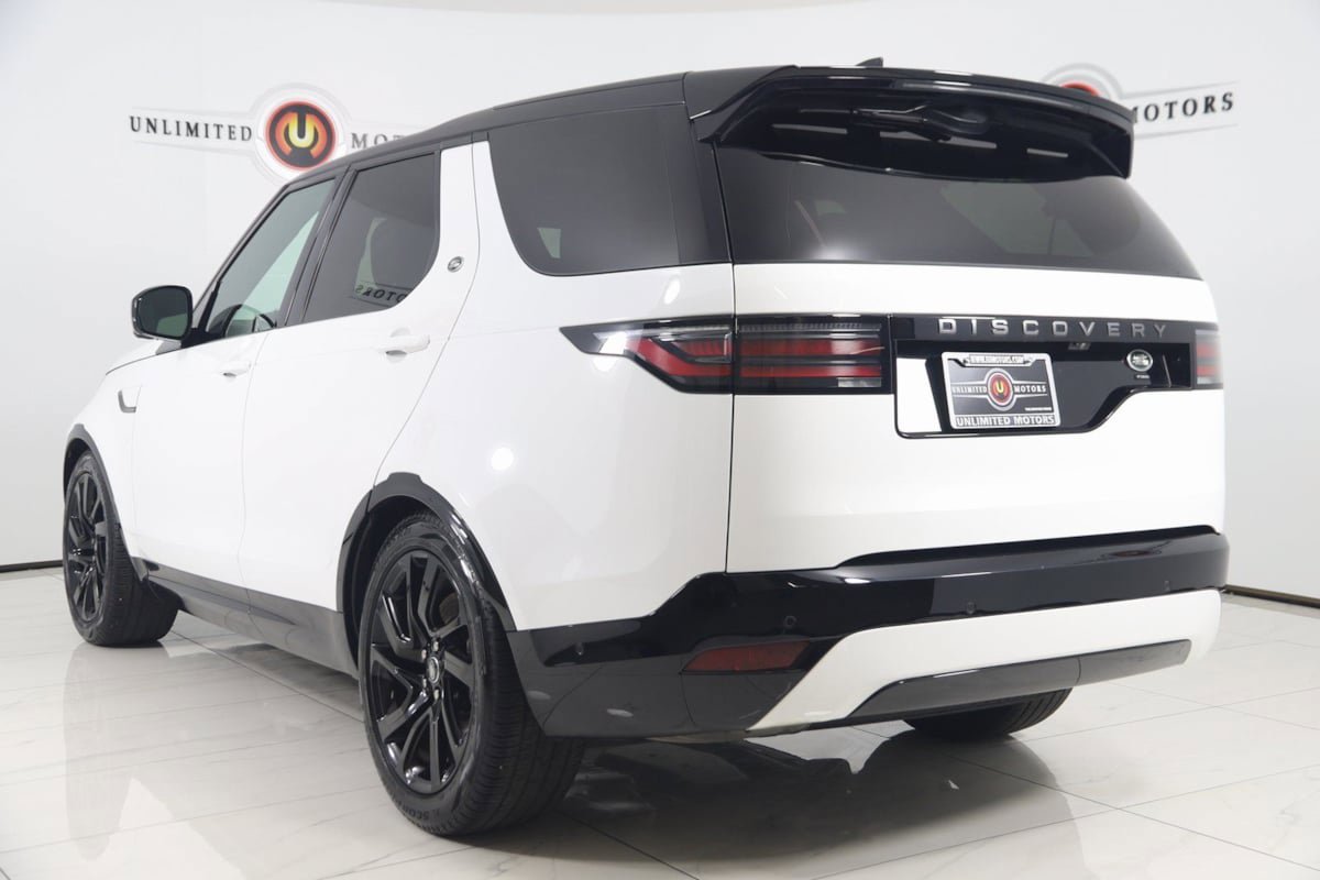 Used 2023 Land Rover Discovery S R-Dynamic image 4
