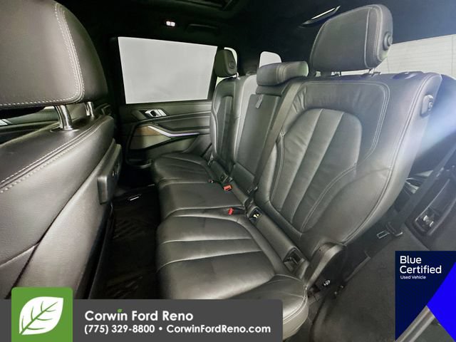 Used 2020 BMW X7 M50i w/ Dynamic Handling Package AWD/4WD image 28
