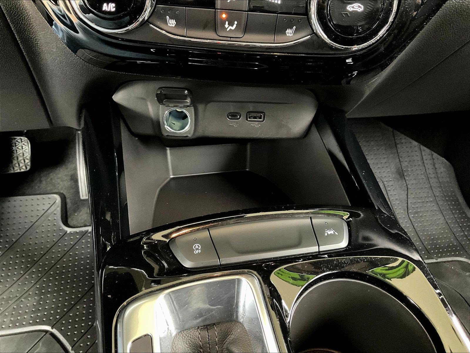Used 2025 Chevrolet Trax ACTIV FWD image 15