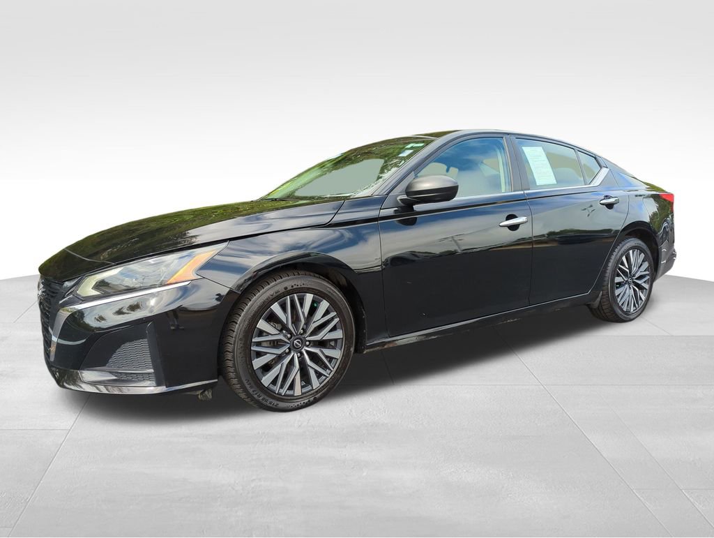 Used 2024 Nissan Altima 2.5 SV