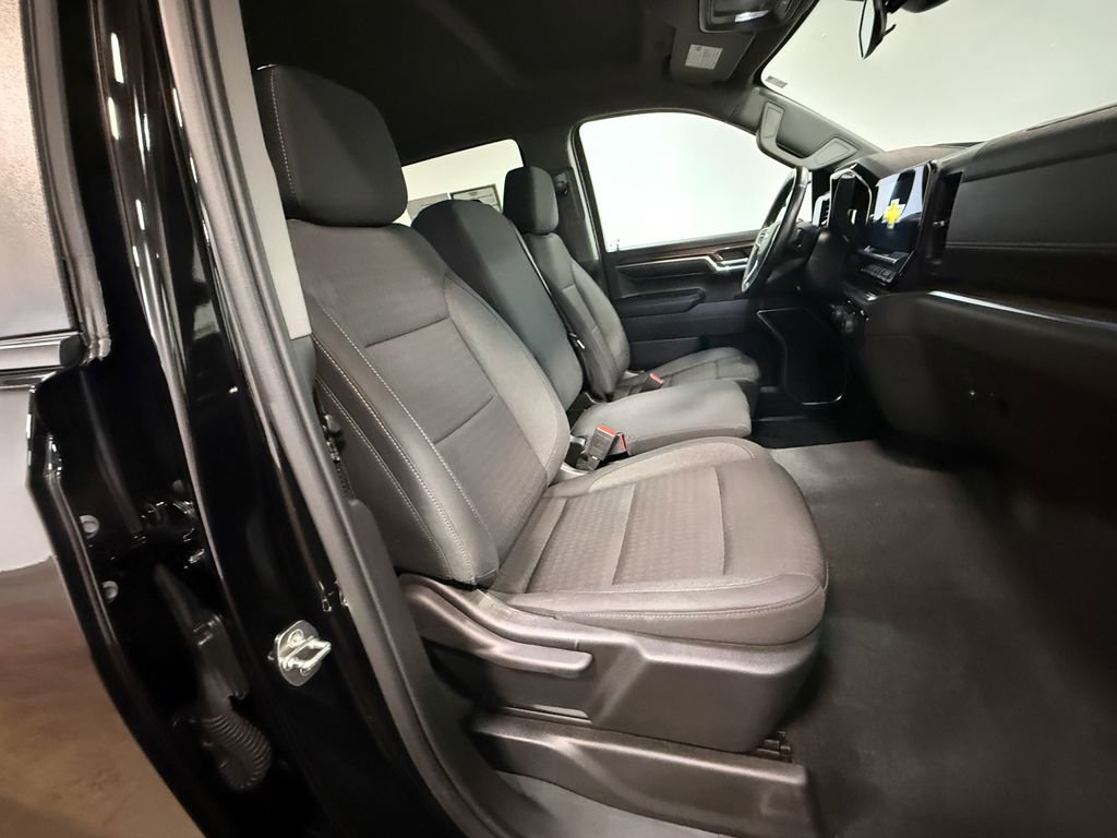 Used 2023 Chevrolet Silverado 1500 LT image 13