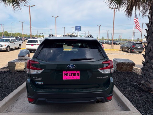 Used 2022 Subaru Forester Premium AWD/4WD image 16