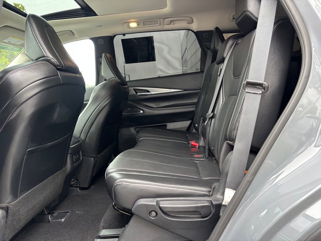 Certified 2026 INFINITI QX60 Luxe w/ Cargo Package FWD image 25