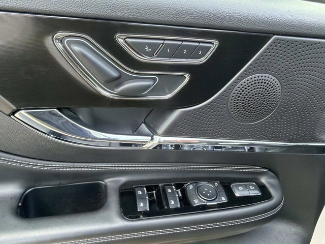 Certified 2024 Lincoln Corsair FWD image 13