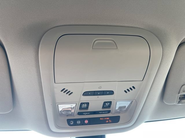 Used 2020 Buick Enclave Premium w/ Sun and Sites Package FWD image 21