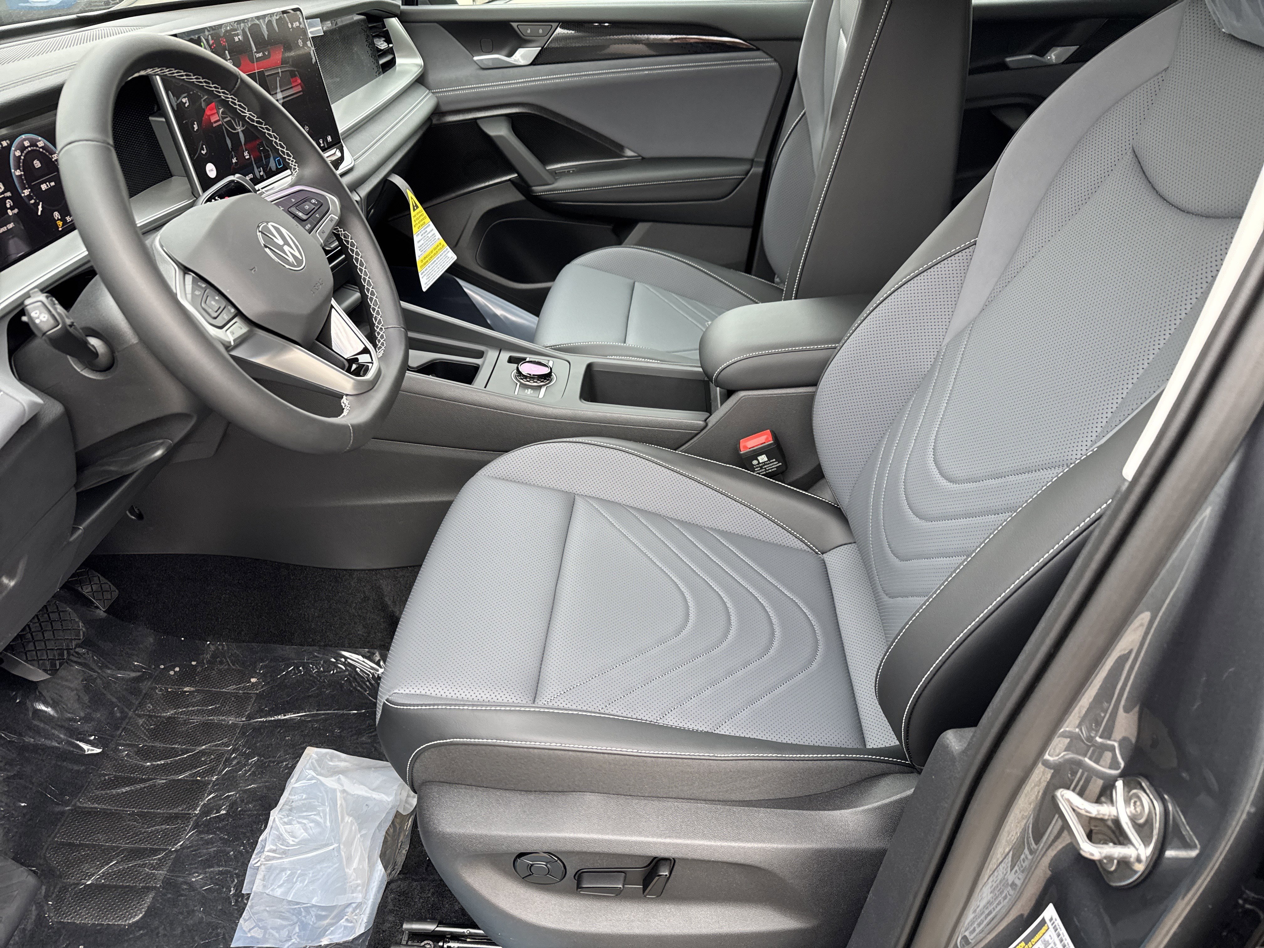 New 2026 Volkswagen Tiguan SE image 5