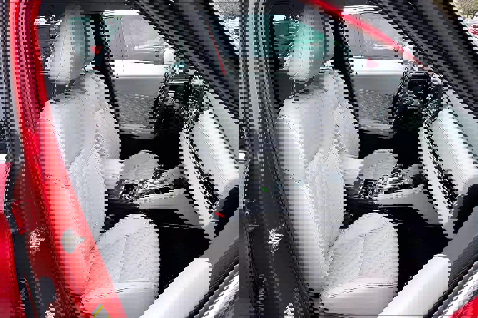 Used 2023 Mitsubishi Outlander SEL image 7