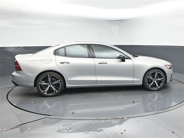 Used 2023 Volvo S60 B5 Plus w/ Climate Package image 8