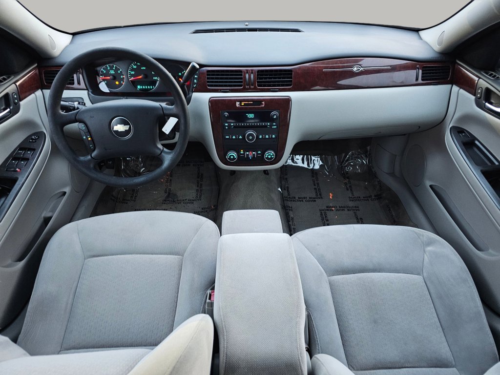 Used 2009 Chevrolet Impala LT image 2