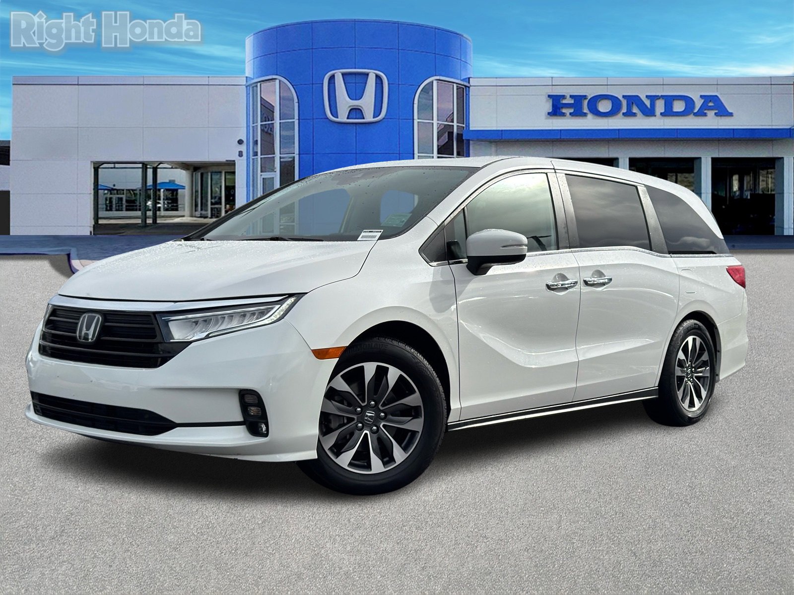 Used 2024 Honda Odyssey EX-L image 2