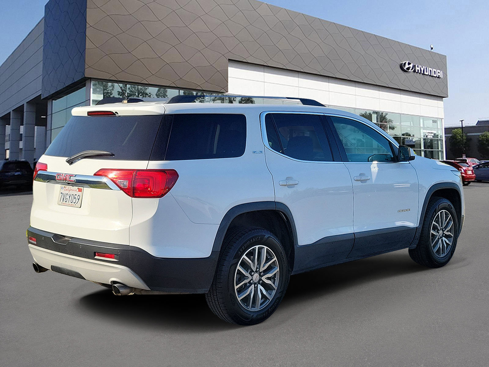 Used 2017 GMC Acadia SLE w/ Driver Alert Package I image 2